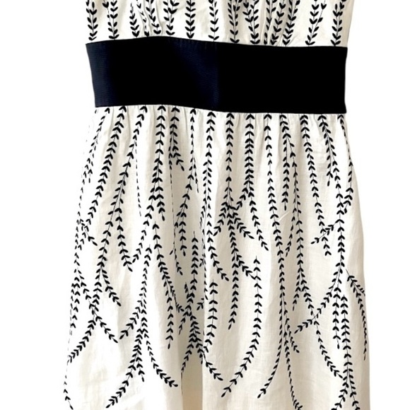 Ann Taylor Cream and Black Embroidered Linen Fit and Flare Dress Size 4 - Picture 3 of 10